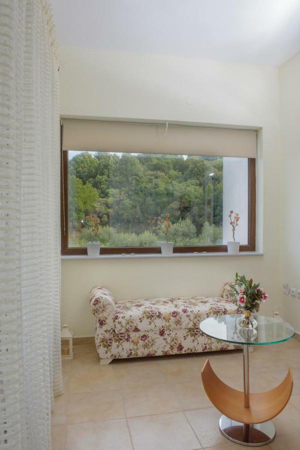 Klisouri Beach Villa Ierissos Eksteriør billede